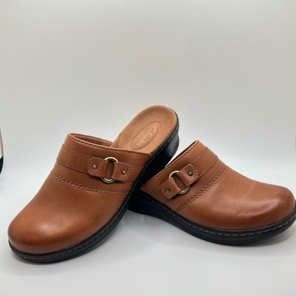 Clarks Shoes - Clarks Women”s Bendables Brown  Slip On Round Toe Leather Upper Clogs Size 8M
